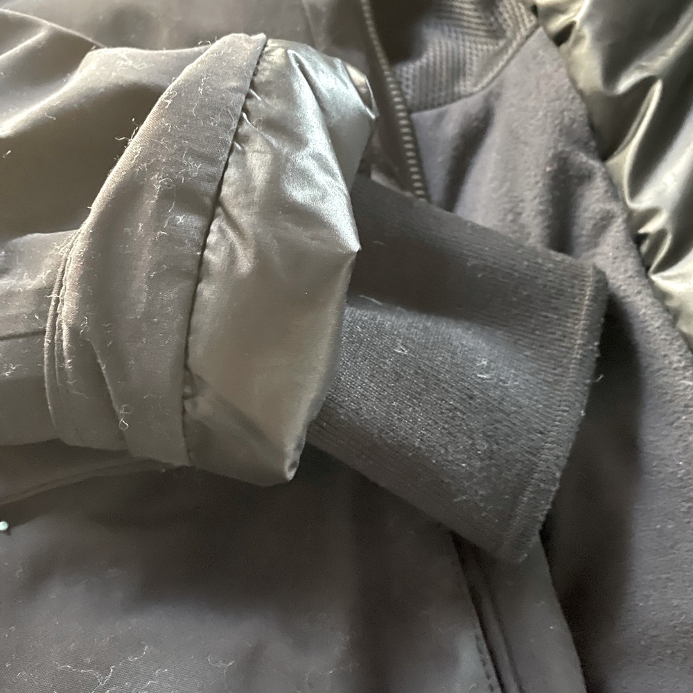 Helly Hansen winter coat - Picture 8 of 10